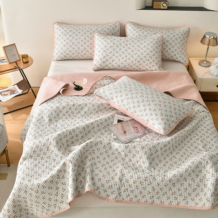 91家纺网 家纺一手货源 找家纺 橙子家居 2024新款高温水洗双面全棉纯棉斜纹13372印花款单品床盖  单床盖 沁花-绿