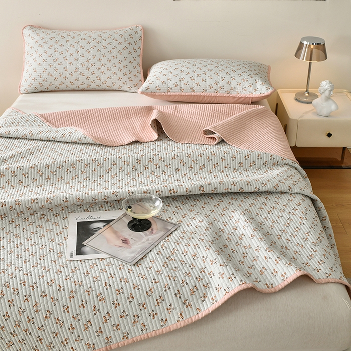 91家纺网 家纺一手货源 找家纺 橙子家居 2024新款高温水洗双面全棉纯棉斜纹13372印花款单品床盖  单床盖 沁花-绿