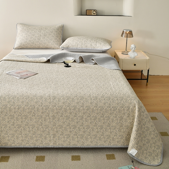 91家纺网 家纺一手货源 找家纺 橙子家居 2024新款高温水洗双面全棉纯棉斜纹13372印花款单品床盖  单床盖 赫本