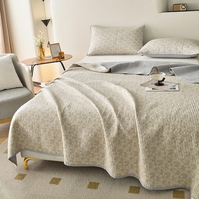 91家纺网 家纺一手货源 找家纺 橙子家居 2024新款高温水洗双面全棉纯棉斜纹13372印花款单品床盖  单床盖 赫本