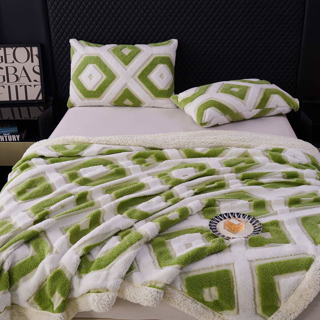 91家纺网 家纺一手货源 找家纺 枋梢家纺 2025新款几何空间阳离子提花镂空塔芙绒羊羔绒保暖午睡双层毛毯办公室盖毯 几何-翠绿