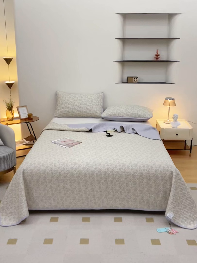 91家纺网 家纺一手货源 找家纺 橙子家居 2024新款高温水洗双面全棉纯棉斜纹13372印花款单品床盖  单床盖 赫本