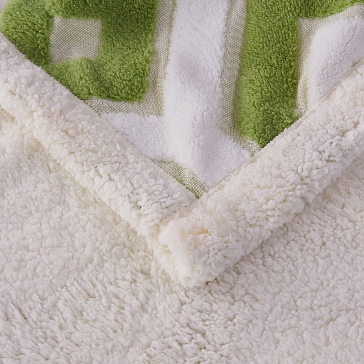 91家纺网 家纺一手货源 找家纺 枋梢家纺 2025新款几何空间阳离子提花镂空塔芙绒羊羔绒保暖午睡双层毛毯办公室盖毯 几何-翠绿