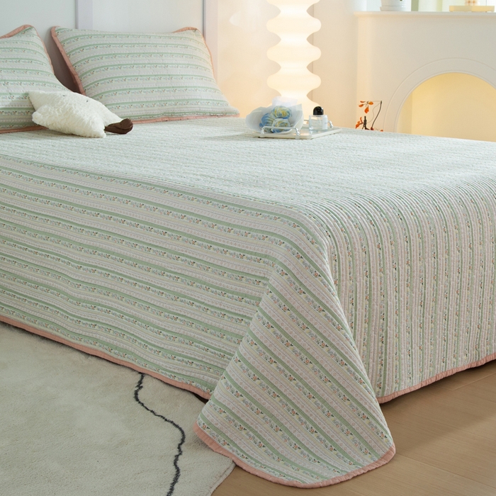 91家纺网 家纺一手货源 找家纺 橙子家居 2024新款高温水洗双面全棉纯棉斜纹13372印花款单品床盖（风格二） 雅清