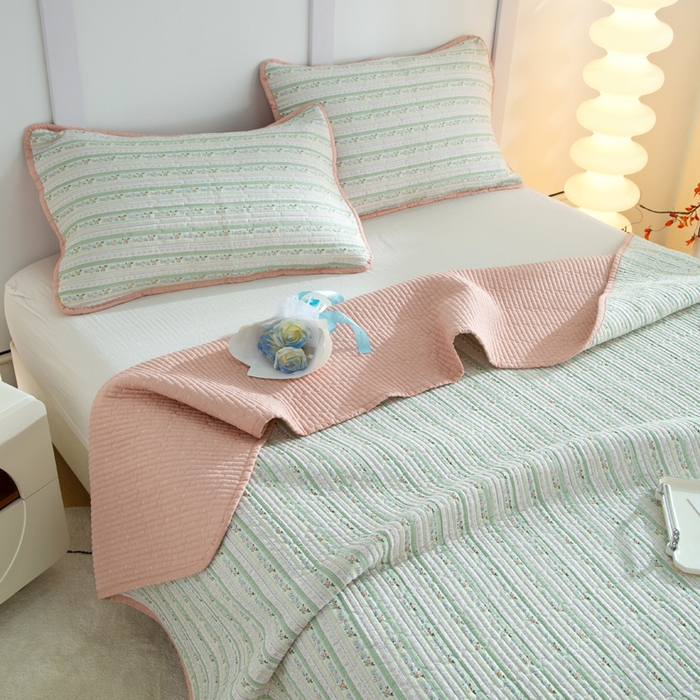 91家纺网 家纺一手货源 找家纺 橙子家居 2024新款高温水洗双面全棉纯棉斜纹13372印花款单品床盖（风格二） 雅清