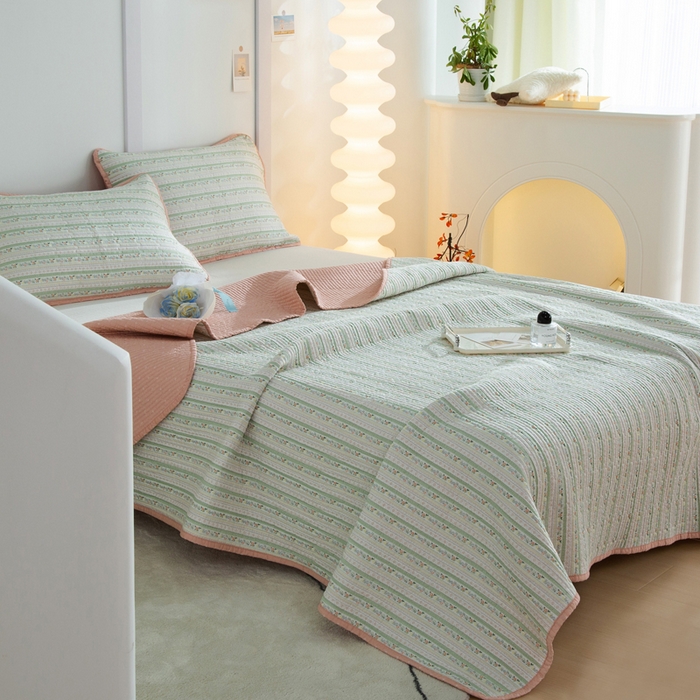 91家纺网 家纺一手货源 找家纺 橙子家居 2024新款高温水洗双面全棉纯棉斜纹13372印花款单品床盖（风格二） 雅清