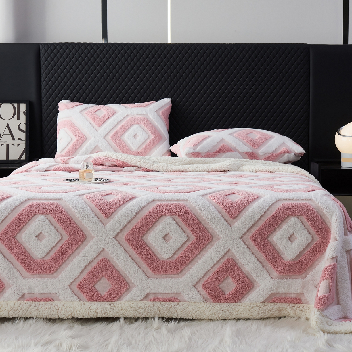 91家纺网 家纺一手货源 找家纺 枋梢家纺 2025新款几何空间阳离子提花镂空塔芙绒羊羔绒保暖午睡双层毛毯办公室盖毯 几何-豆沙