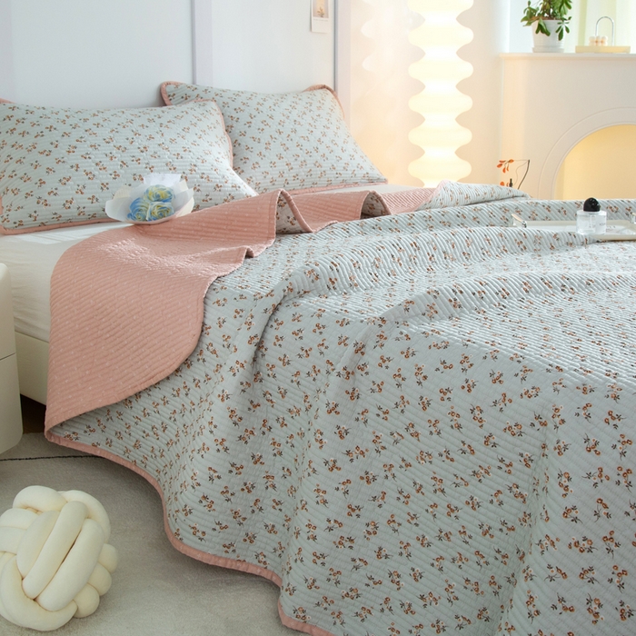 91家纺网 家纺一手货源 找家纺 橙子家居 2024新款高温水洗双面全棉纯棉斜纹13372印花款单品床盖（风格二） 沁花-绿