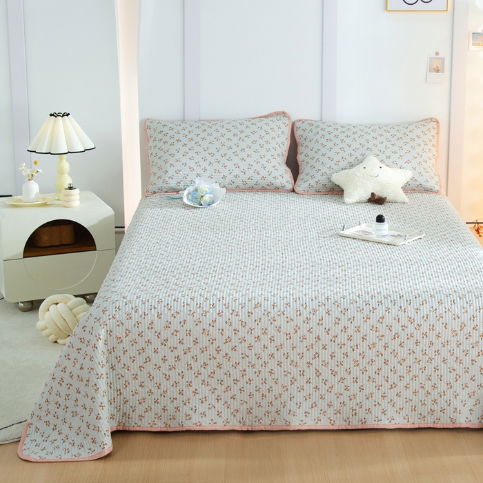 91家纺网 家纺一手货源 找家纺 橙子家居 2024新款高温水洗双面全棉纯棉斜纹13372印花款单品床盖（风格二） 沁花-绿