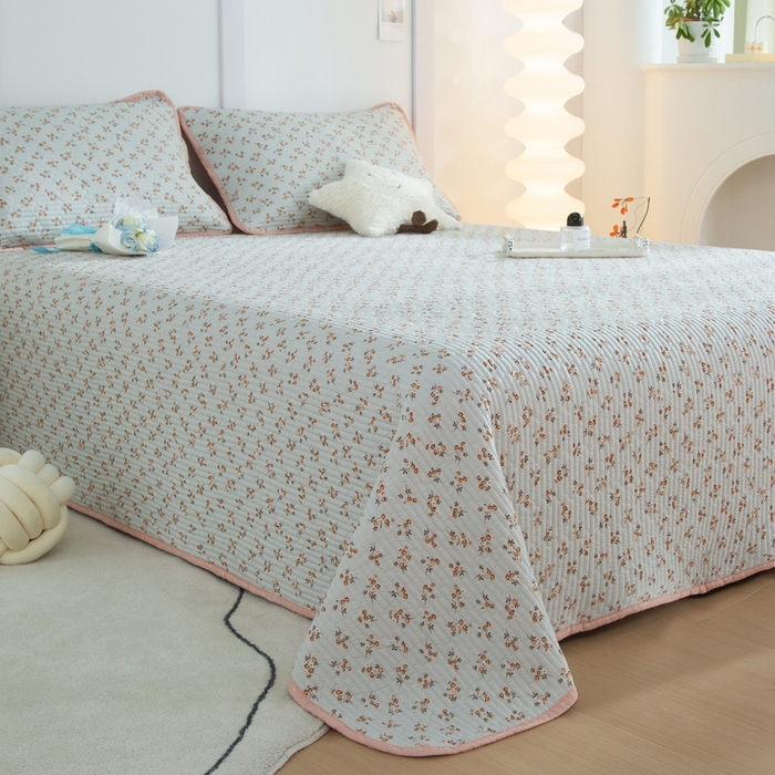 91家纺网 家纺一手货源 找家纺 橙子家居 2024新款高温水洗双面全棉纯棉斜纹13372印花款单品床盖（风格二） 沁花-绿