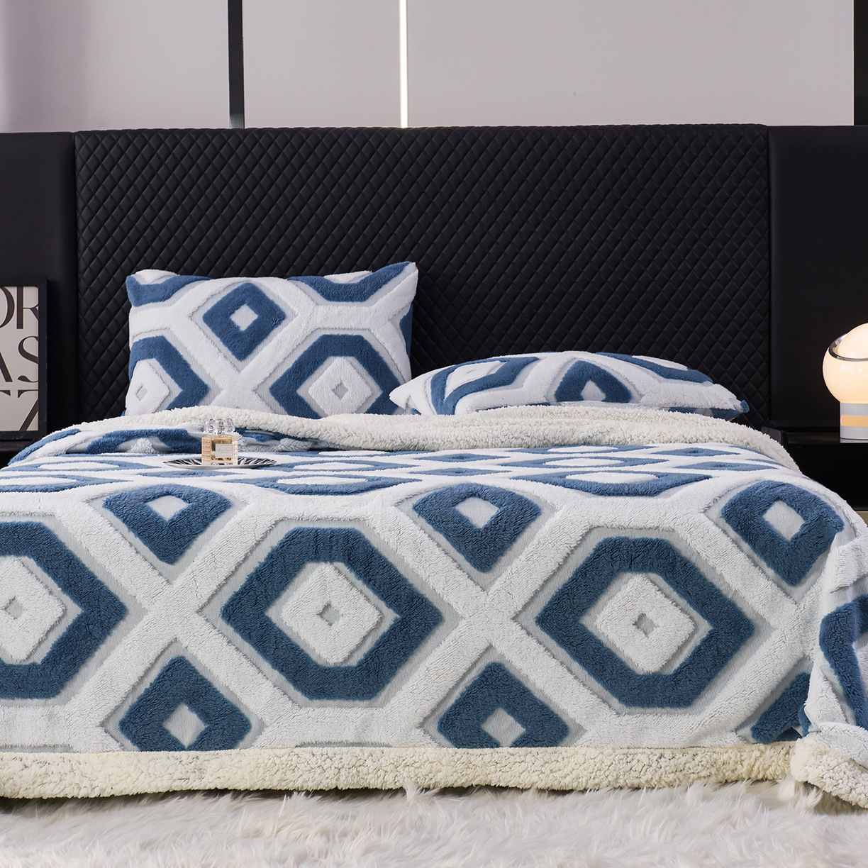 91家纺网 家纺一手货源 找家纺 枋梢家纺 2025新款几何空间阳离子提花镂空塔芙绒羊羔绒保暖午睡双层毛毯办公室盖毯 几何-海蓝