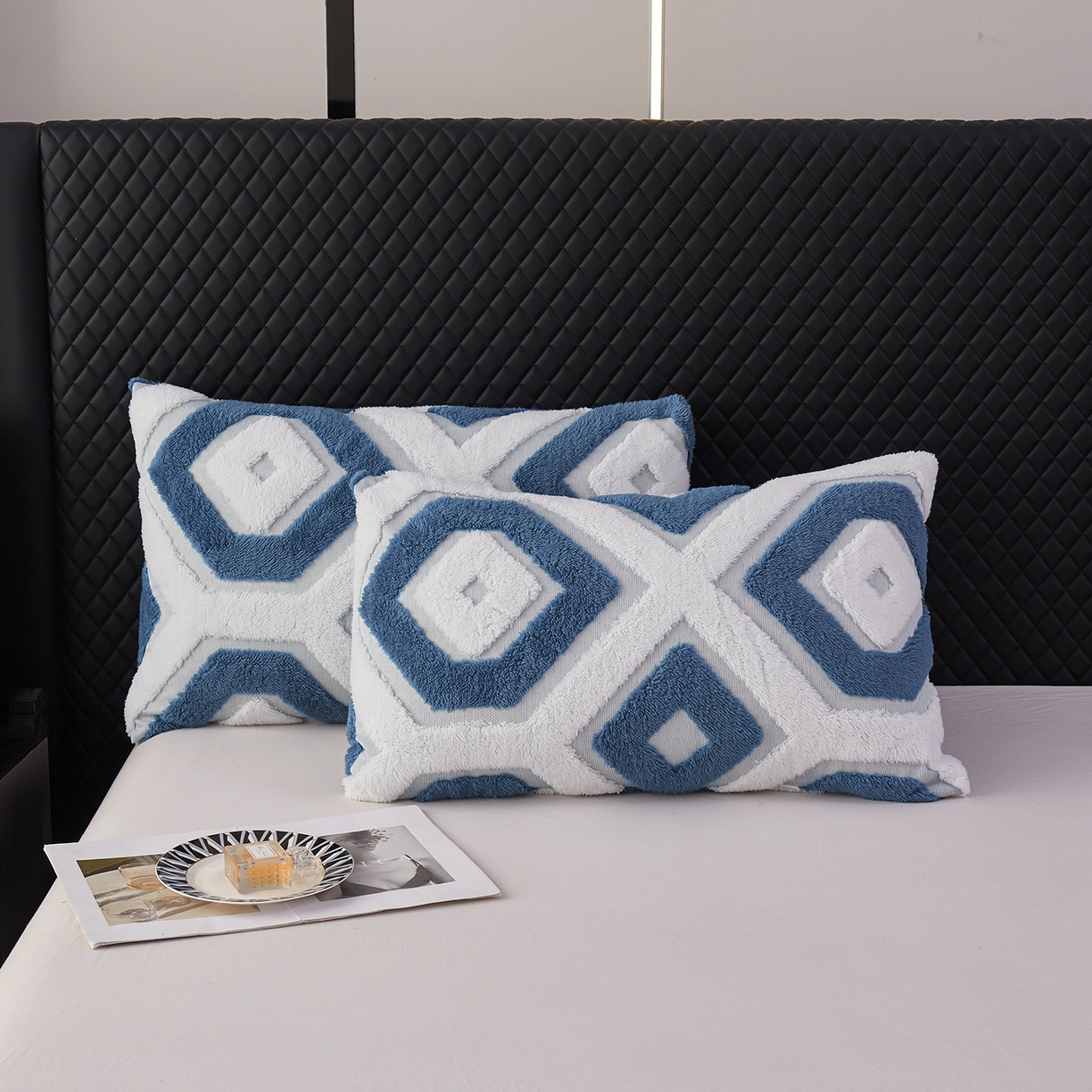 91家纺网 家纺一手货源 找家纺 枋梢家纺 2025新款几何空间阳离子提花镂空塔芙绒羊羔绒保暖午睡双层毛毯办公室盖毯 几何-海蓝