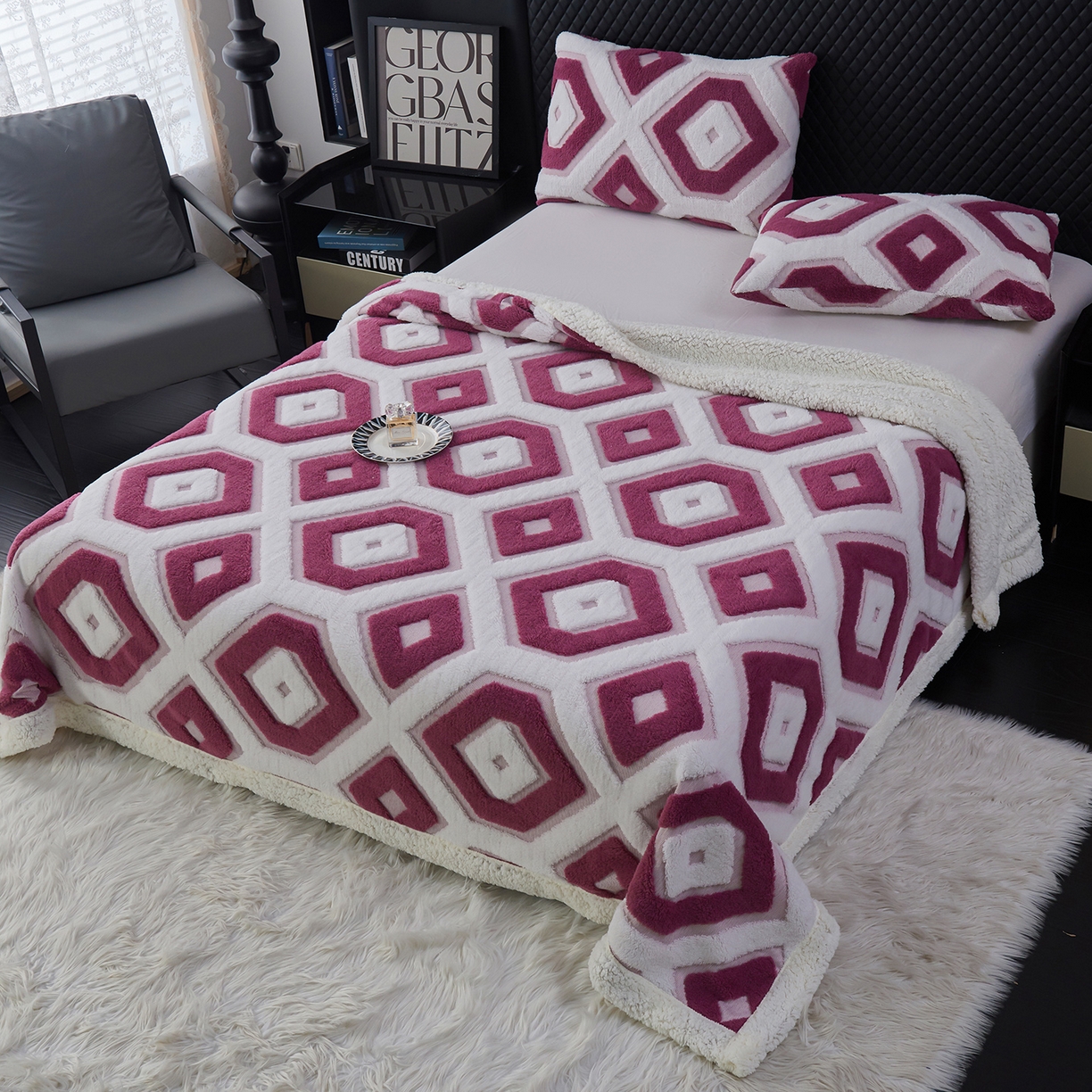 91家纺网 家纺一手货源 找家纺 枋梢家纺 2025新款几何空间阳离子提花镂空塔芙绒羊羔绒保暖午睡双层毛毯办公室盖毯 几何-玫红