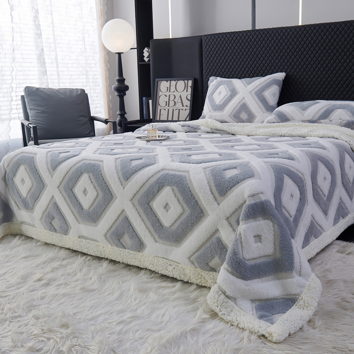 91家纺网 家纺一手货源 找家纺 枋梢家纺 2025新款几何空间阳离子提花镂空塔芙绒羊羔绒保暖午睡双层毛毯办公室盖毯 几何-浅灰