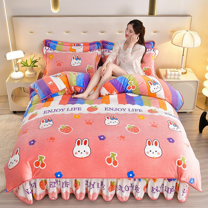 91家纺网 家纺一手货源 找家纺 缘莉娜家纺2025新款花色高克重加厚牛奶绒金貂绒被套单件 兔兔乐园