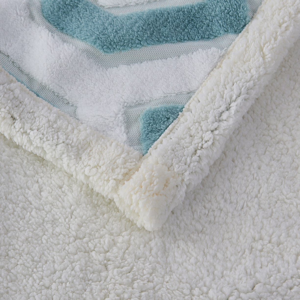 91家纺网 家纺一手货源 找家纺 枋梢家纺 2025新款几何空间阳离子提花镂空塔芙绒羊羔绒保暖午睡双层毛毯办公室盖毯 几何-雅青