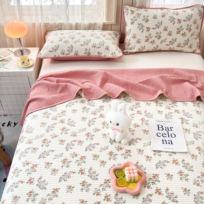 91家纺网 家纺一手货源 找家纺 橙子家居 2024新款A类木棉印花夹层新疆棉花四季款床盖三件套 繁花似锦