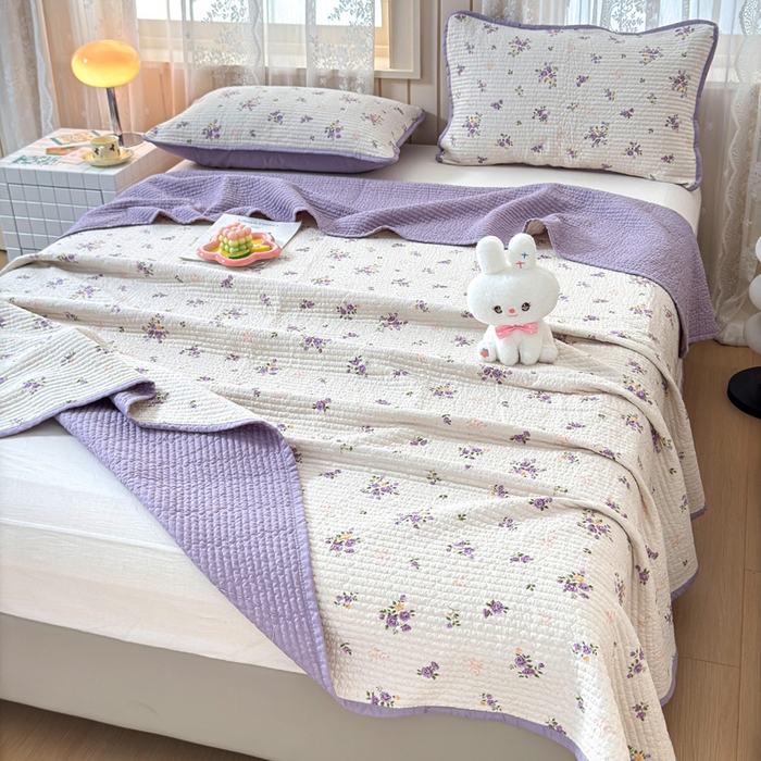 91家纺网 家纺一手货源 找家纺 橙子家居 2024新款A类木棉印花夹层新疆棉花四季款床盖三件套 紫玫瑰