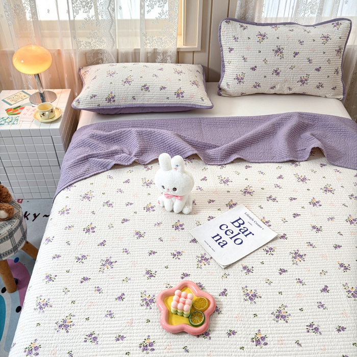 91家纺网 家纺一手货源 找家纺 橙子家居 2024新款A类木棉印花夹层新疆棉花四季款床盖三件套 紫玫瑰