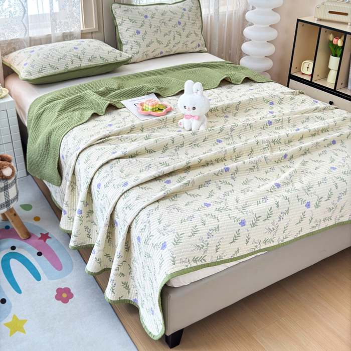 91家纺网 家纺一手货源 找家纺 橙子家居 2024新款A类木棉印花夹层新疆棉花四季款床盖三件套 春天里