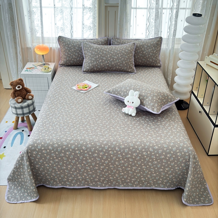 91家纺网 家纺一手货源 找家纺 橙子家居 2024新款A类木棉印花夹层新疆棉花四季款床盖三件套 含苞待放