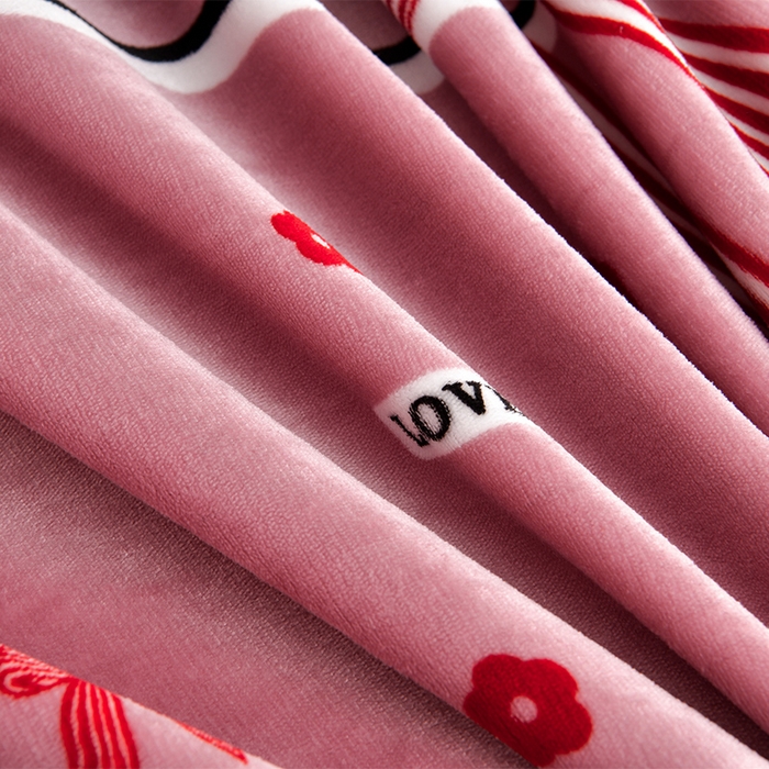 91家纺网 家纺一手货源 找家纺 缘莉娜家纺2025新款花色高克重加厚牛奶绒金貂绒被套单件 甜蜜蜜