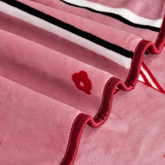 91家纺网 家纺一手货源 找家纺 缘莉娜家纺2025新款花色高克重加厚牛奶绒金貂绒被套单件 甜蜜蜜