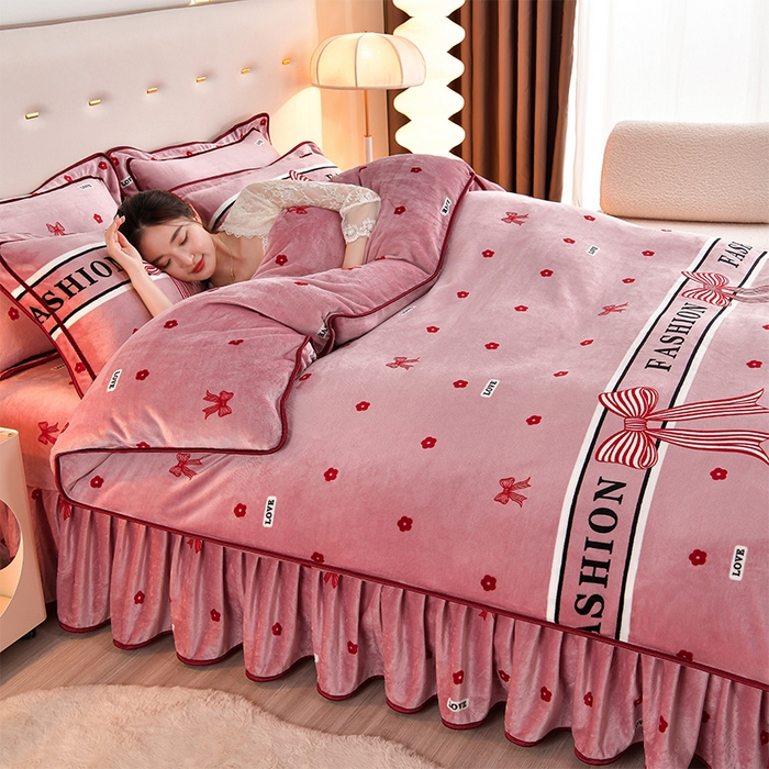 91家纺网 家纺一手货源 找家纺 缘莉娜家纺2025新款花色高克重加厚牛奶绒金貂绒被套单件 甜蜜蜜