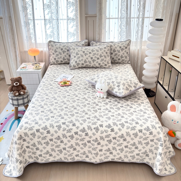 91家纺网 家纺一手货源 找家纺 橙子家居 2024新款A类木棉印花夹层新疆棉花四季款床盖三件套 锦上添花