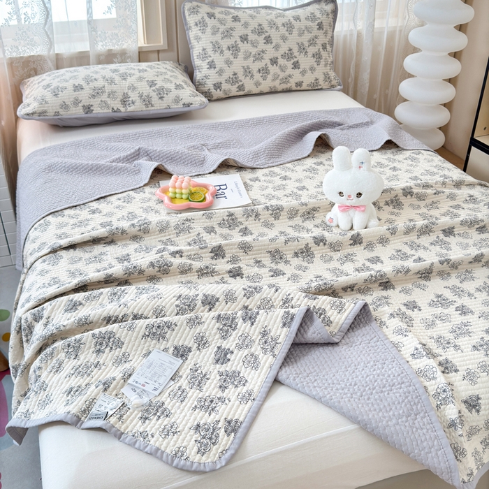 91家纺网 家纺一手货源 找家纺 橙子家居 2024新款A类木棉印花夹层新疆棉花四季款床盖三件套 锦上添花