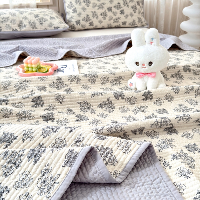 91家纺网 家纺一手货源 找家纺 橙子家居 2024新款A类木棉印花夹层新疆棉花四季款床盖三件套 锦上添花