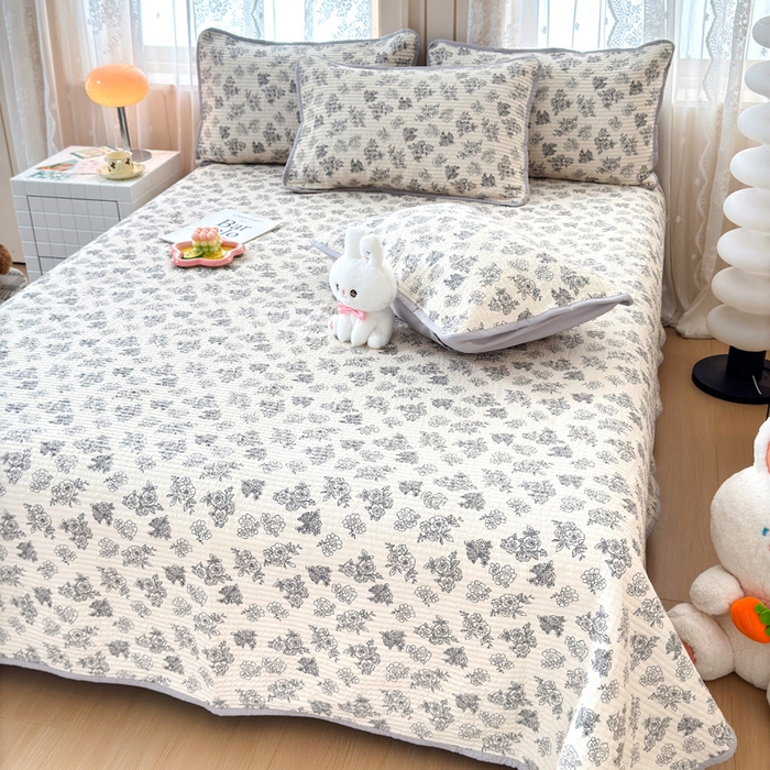 91家纺网 家纺一手货源 找家纺 橙子家居 2024新款A类木棉印花夹层新疆棉花四季款床盖三件套 锦上添花