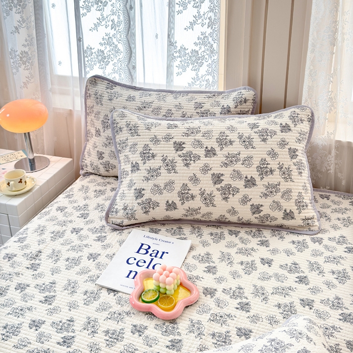 91家纺网 家纺一手货源 找家纺 橙子家居 2024新款A类木棉印花夹层新疆棉花四季款床盖三件套 锦上添花