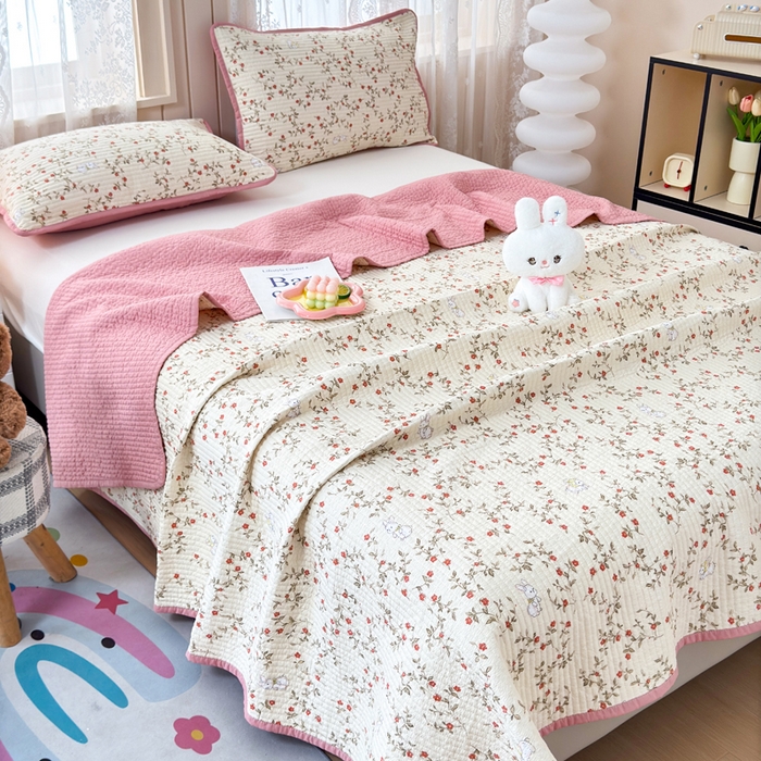 91家纺网 家纺一手货源 找家纺 橙子家居 2024新款A类木棉印花夹层新疆棉花四季款床盖三件套 免仙子