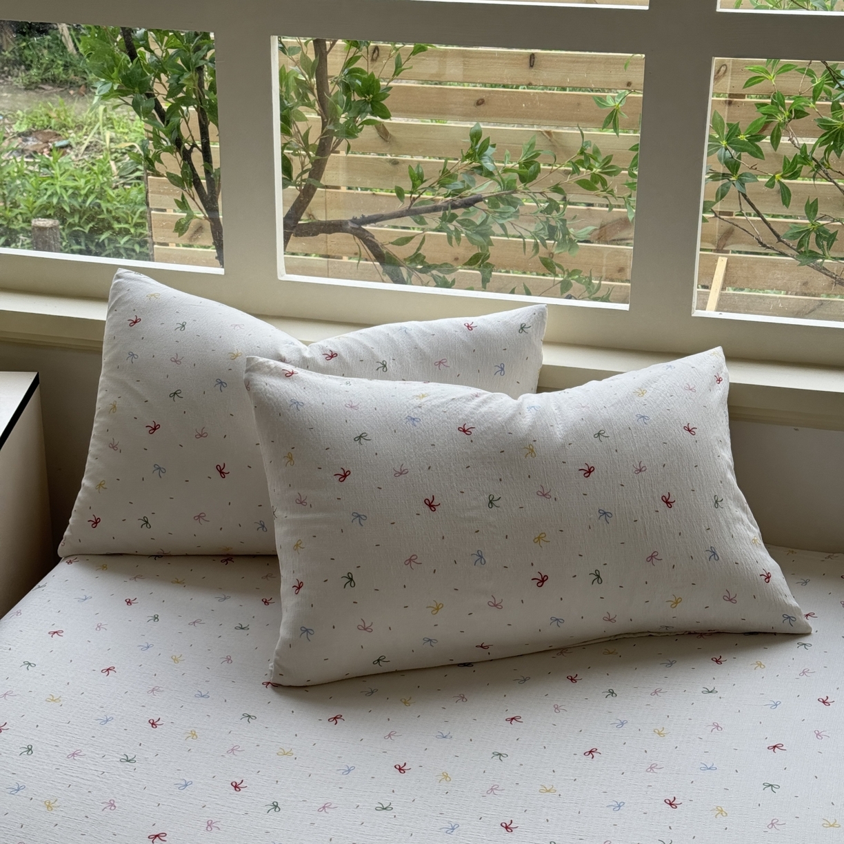 91家纺网 家纺一手货源 找家纺 叠派家纺 2025新款A类双层纱提花单品系列-单床笠 彩色蝴蝶结