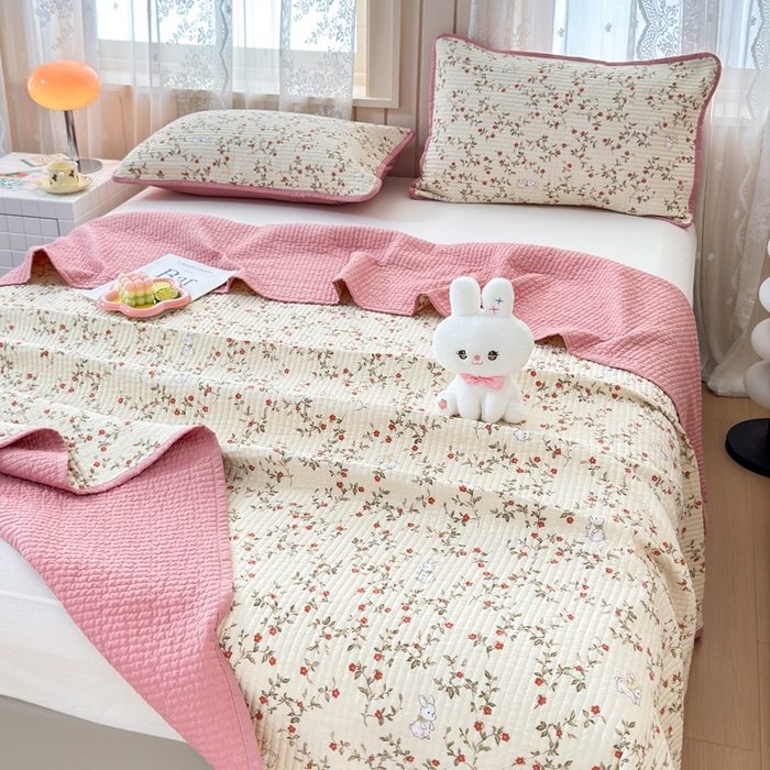 91家纺网 家纺一手货源 找家纺 橙子家居 2024新款A类木棉印花夹层新疆棉花四季款床盖三件套 免仙子