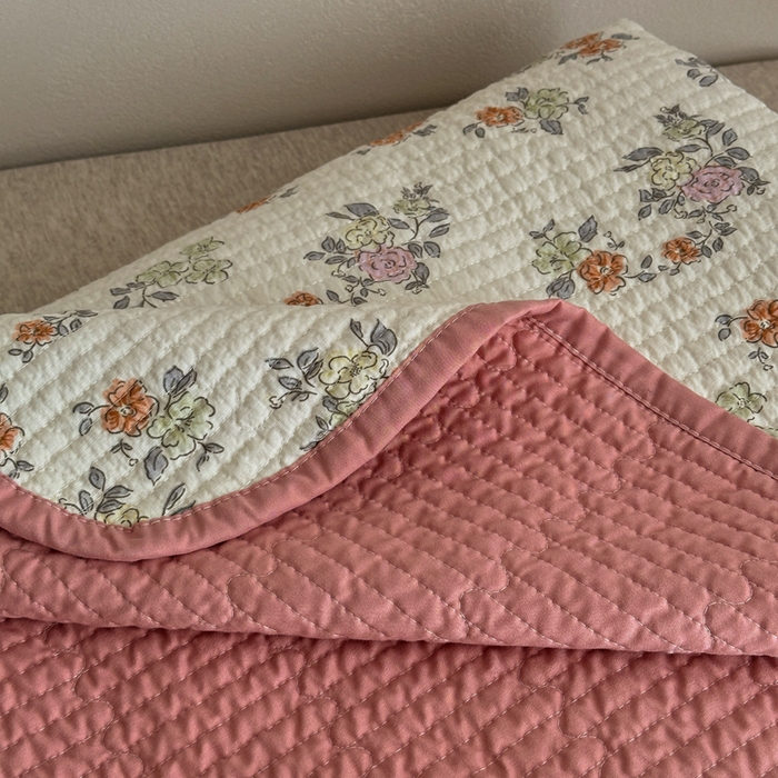 91家纺网 家纺一手货源 找家纺 橙子家居 2024新款A类高温砂洗木棉印花床盖三件套夹层新疆棉花四季款-实拍图 繁花似锦