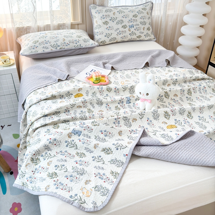 91家纺网 家纺一手货源 找家纺 橙子家居 2024新款A类木棉印花夹层新疆棉花四季款床盖三件套 薰衣草