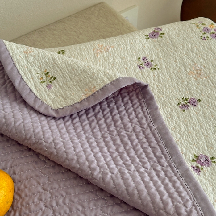 91家纺网 家纺一手货源 找家纺 橙子家居 2024新款A类高温砂洗木棉印花床盖三件套夹层新疆棉花四季款-实拍图 紫玫瑰