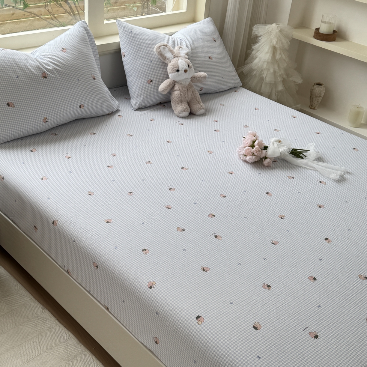 91家纺网 家纺一手货源 找家纺 叠派家纺 2025新款A类双层纱提花单品系列-单床笠 清新草莓