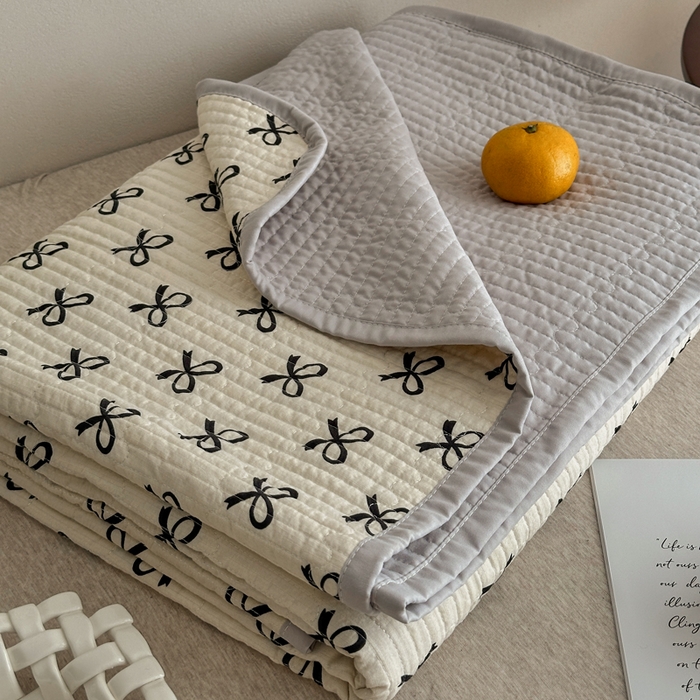 91家纺网 家纺一手货源 找家纺 橙子家居 2024新款A类高温砂洗木棉印花床盖三件套夹层新疆棉花四季款-实拍图 蝴蝶结