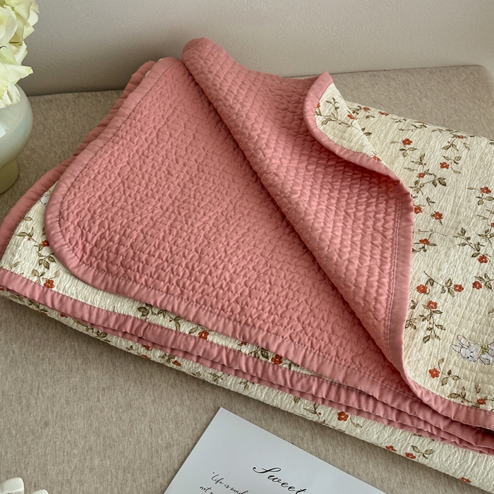 91家纺网 家纺一手货源 找家纺 橙子家居 2024新款A类高温砂洗木棉印花床盖三件套夹层新疆棉花四季款-实拍图 免仙子