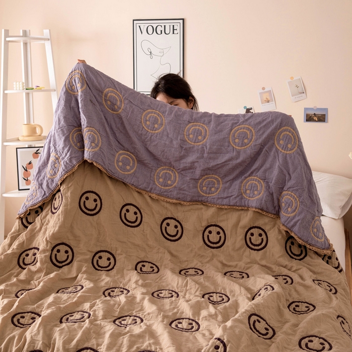 91家纺网 家纺一手货源 找家纺 橙子家居 2024新款韩国泡芙被纯棉五层纱布空调被夏凉被 春秋被 爱笑