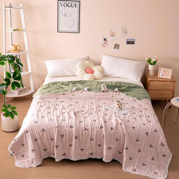 91家纺网 家纺一手货源 找家纺 橙子家居 2024新款韩国泡芙被纯棉五层纱布空调被夏凉被 春秋被 樱桃夏梦-粉