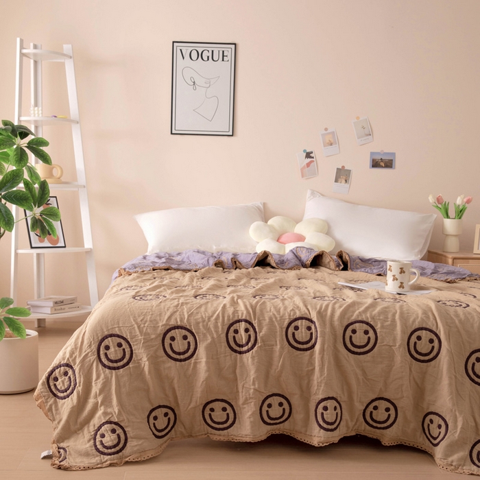 91家纺网 家纺一手货源 找家纺 橙子家居 2024新款韩国泡芙被纯棉五层纱布空调被夏凉被 春秋被 爱笑