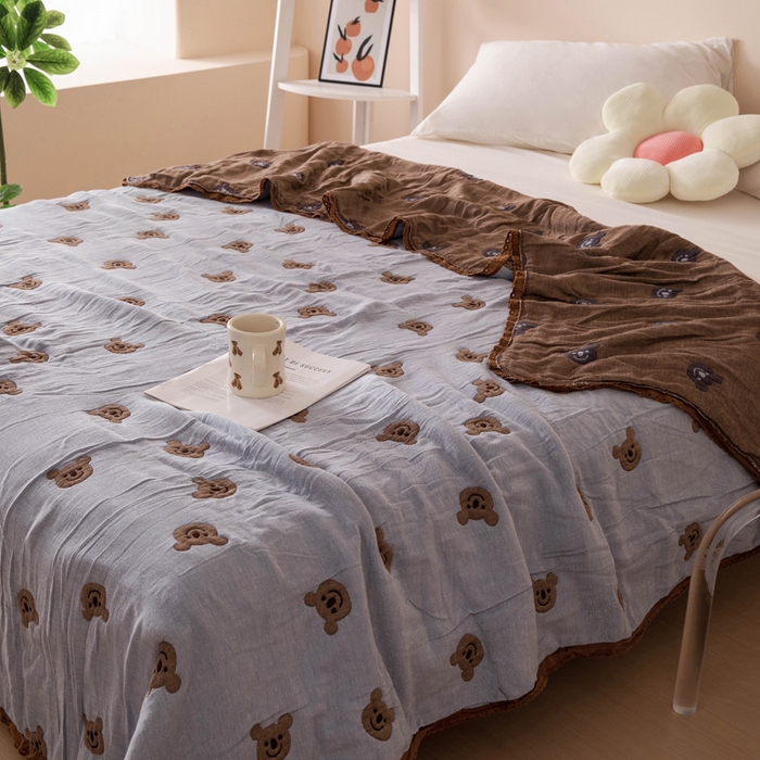 91家纺网 家纺一手货源 找家纺 橙子家居 2024新款韩国泡芙被纯棉五层纱布空调被夏凉被 春秋被 熊仔安眠