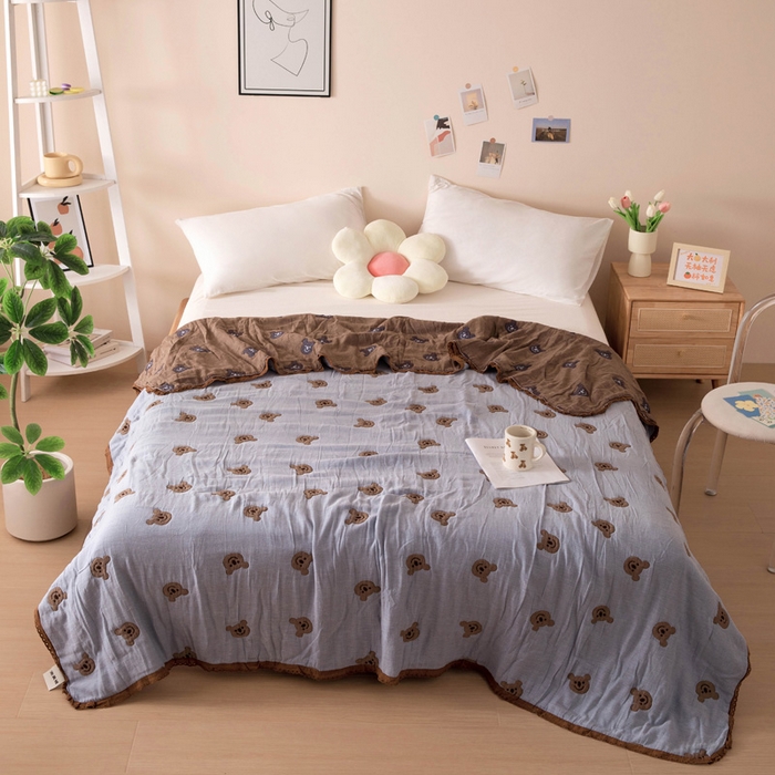 91家纺网 家纺一手货源 找家纺 橙子家居 2024新款韩国泡芙被纯棉五层纱布空调被夏凉被 春秋被 熊仔安眠