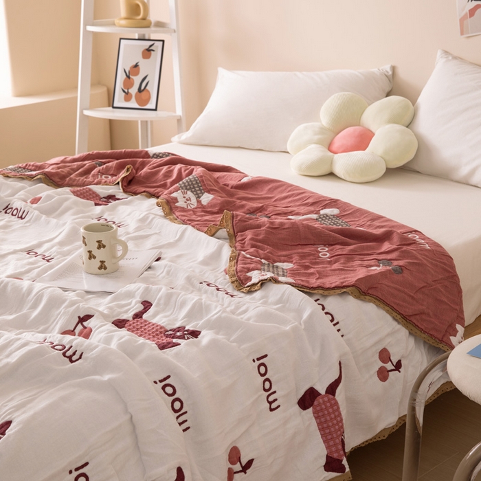 91家纺网 家纺一手货源 找家纺 橙子家居 2024新款韩国泡芙被纯棉五层纱布空调被夏凉被 春秋被 樱桃猫