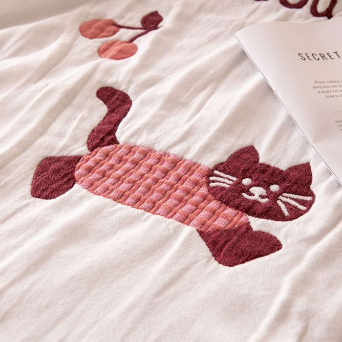 91家纺网 家纺一手货源 找家纺 橙子家居 2024新款韩国泡芙被纯棉五层纱布空调被夏凉被 春秋被 樱桃猫