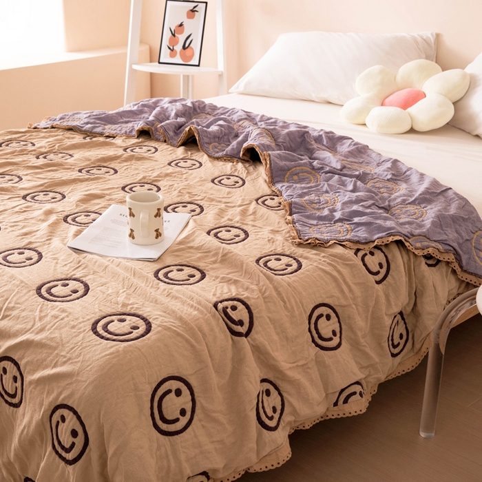 91家纺网 家纺一手货源 找家纺 橙子家居 2024新款韩国泡芙被纯棉五层纱布空调被夏凉被 春秋被 爱笑